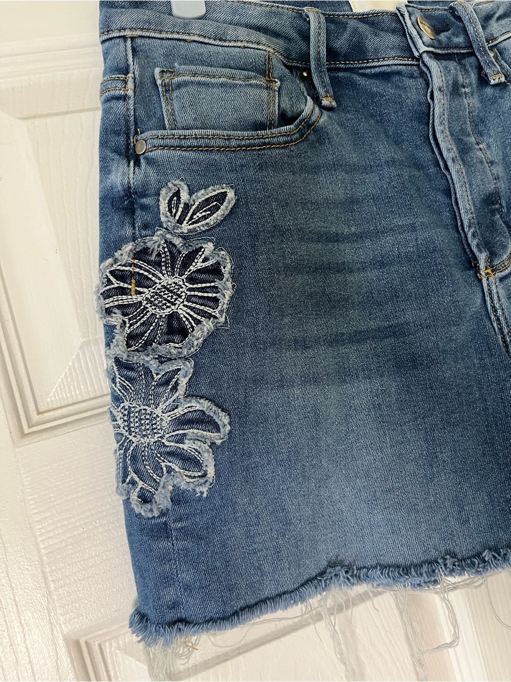 DRIFTWOOD Floral Embroidered Frayed-Hem Denim Shorts - Picture 3 of 9